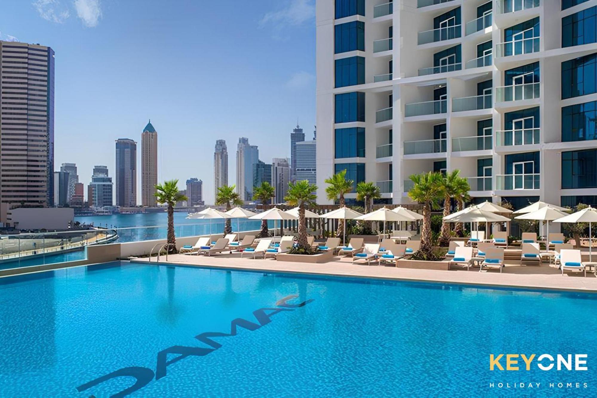 Sleek Studio In Prive With Stunning Canal View Dubai Exterior foto