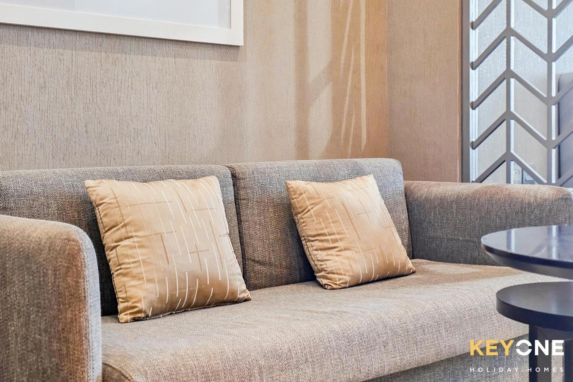 Sleek Studio In Prive With Stunning Canal View Dubai Exterior foto