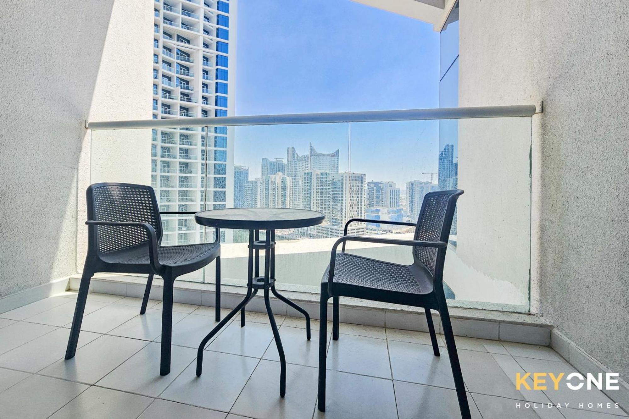 Sleek Studio In Prive With Stunning Canal View Dubai Exterior foto